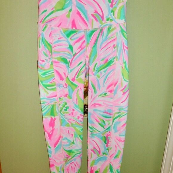 Lilly Pulitzer Luxletic Weekender High Rise Leggings Size XXS Croc My World - Picture 2 of 2